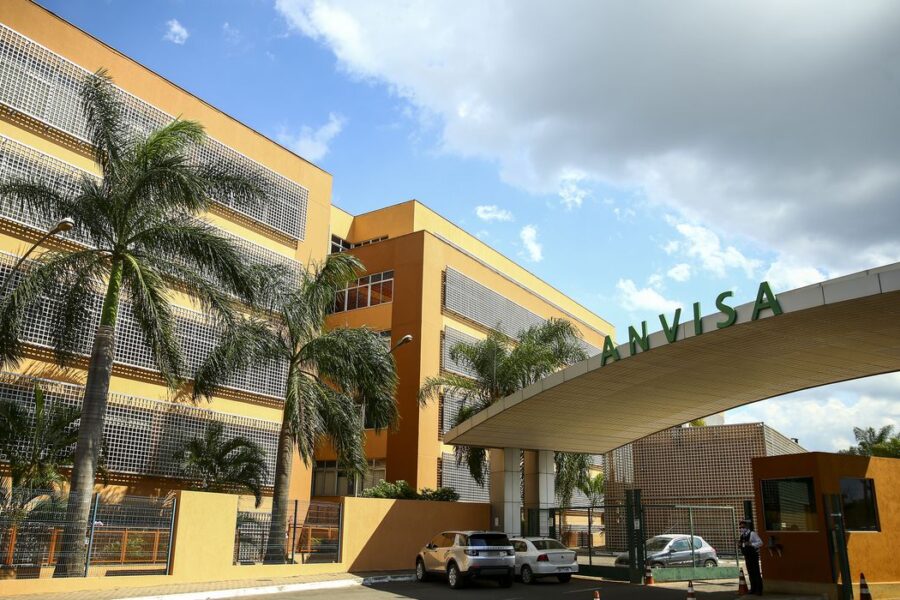 Anvisa determina recolhimento de lotes de antibióticos