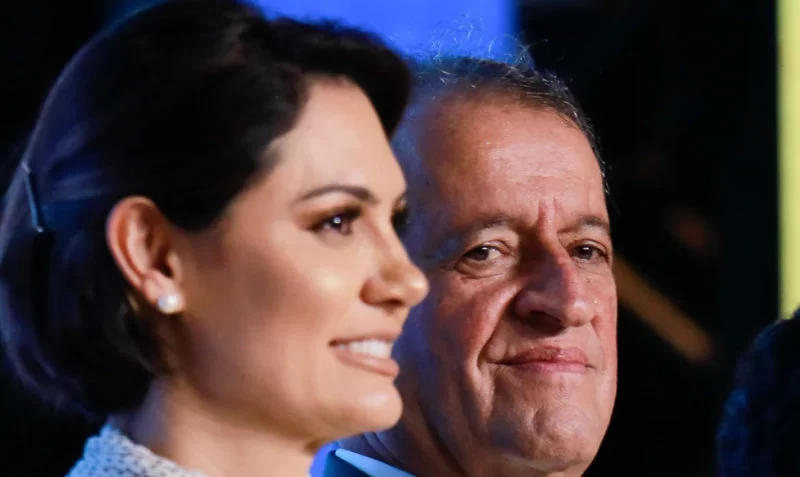 Michelle Bolsonaro deixa comando do PL Mulher e alega necessidade de cuidar da família