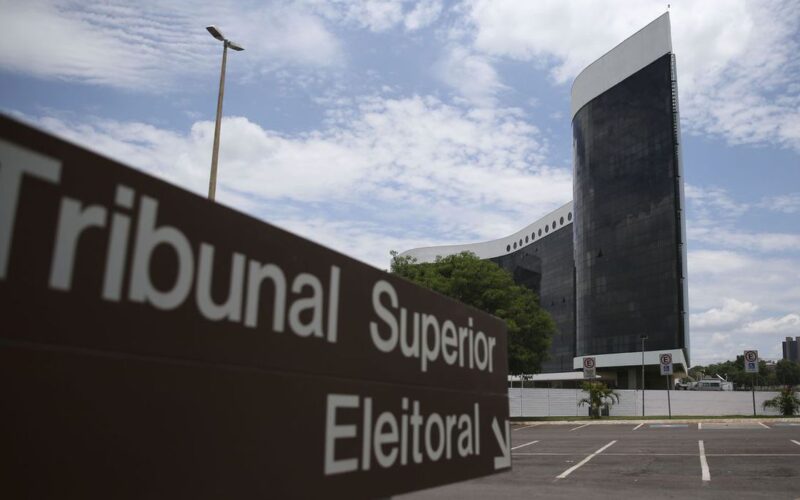 TSE ordena remoção de post falso sobre uso de droga em ato pró-Lula
