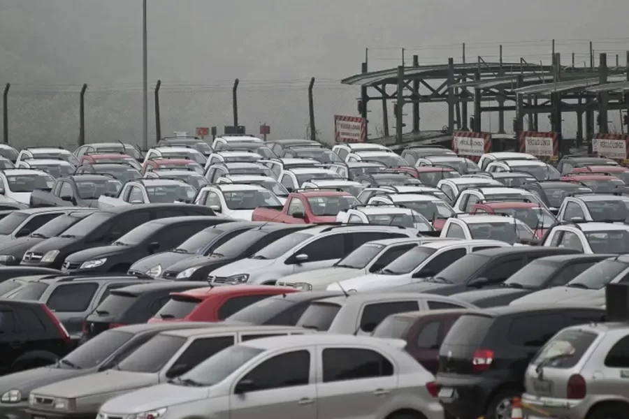 Emplacamentos de veículos crescem 10,17% em julho, aponta Fenabrave