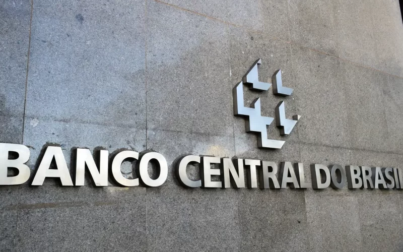 Mercado eleva projeção de inflação e vê Selic em 14% ao ano em 2026