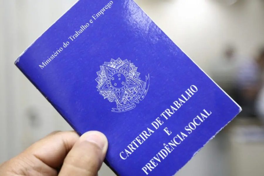 Desemprego cai para 5,3%, o menor para o trimestre terminado em julho