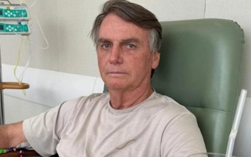 Bolsonaro segue internado com quadro estável após cirurgia