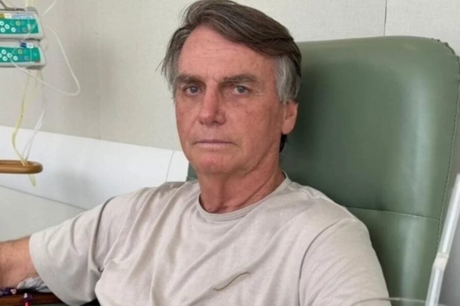 Bolsonaro segue internado com quadro estável após cirurgia