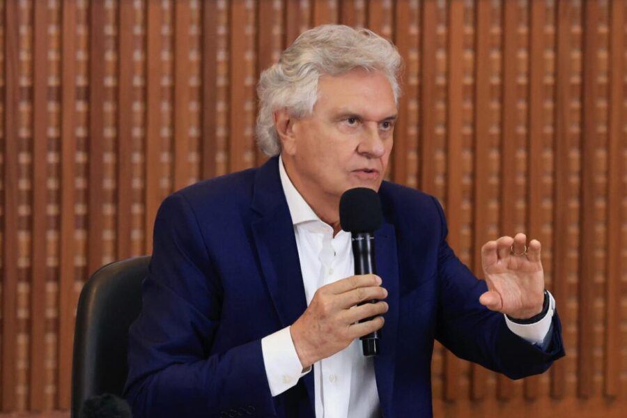 Caiado acena ao eleitorado bolsonarista para ganhar espaço no PSD e crescer nas pesquisas