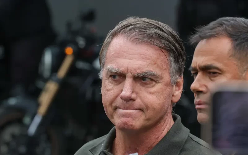 Prisão domiciliar de Bolsonaro chega ao fim e Moraes analisa permanência do benefício