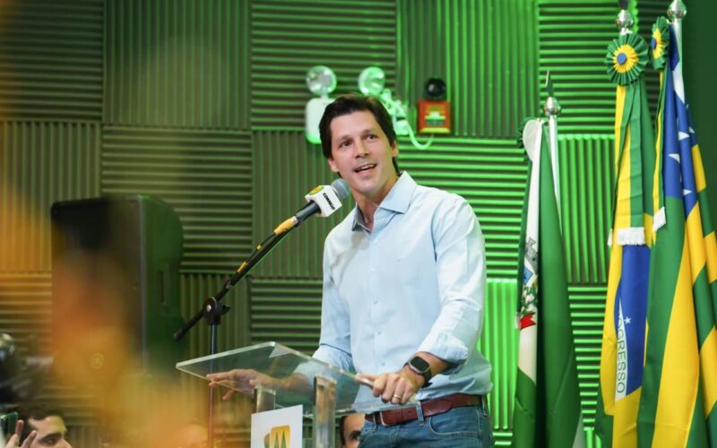 Caiado articula pesquisa para ajudar escolher vice de Daniel Vilela em 2026