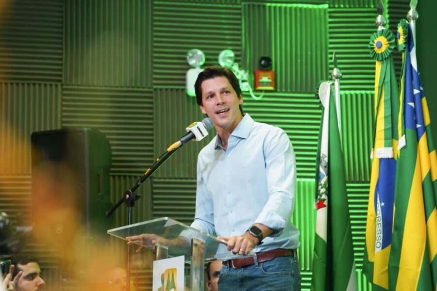 Caiado articula pesquisa para ajudar escolher vice de Daniel Vilela em 2026