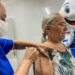 Estudo aponta que vacina contra VSR reduz em 75% as internações de idosos