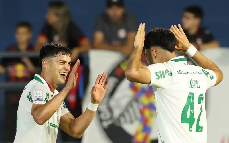 Palmeiras derrota Bragantino para manter liderança no Brasileiro