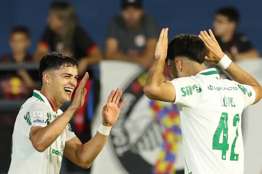 Palmeiras derrota Bragantino para manter liderança no Brasileiro