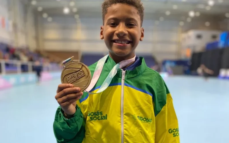 Atleta goiano da patinação artística representa Brasil na Alemanha