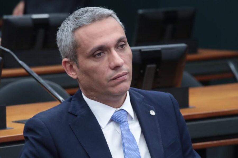 STF torna Gustavo Gayer réu por injúria contra Lula após publicação nas redes sociais