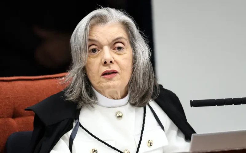 Cármen Lúcia vota para condenar Eduardo Bolsonaro por difamação