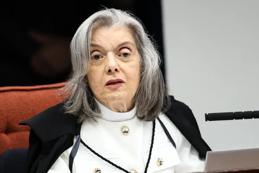 Cármen Lúcia vota para condenar Eduardo Bolsonaro por difamação