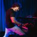 Piano e rock se encontram no palco do Teatro Goiânia no próximo sábado