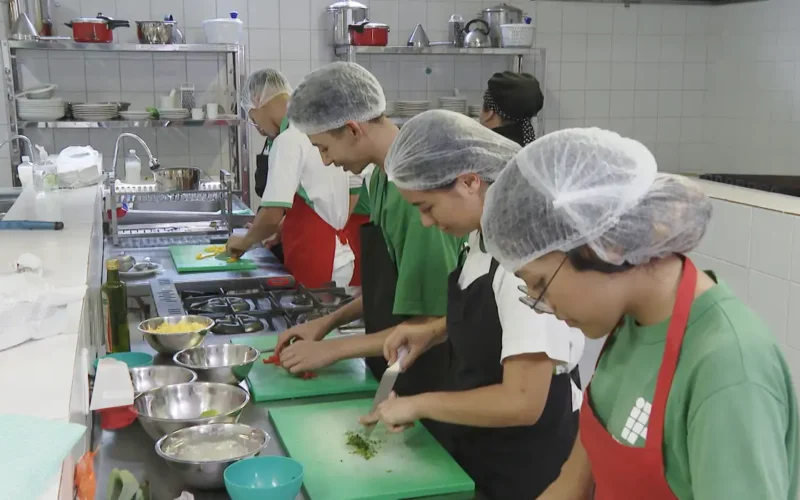 Desemprego até maio cai para 5,6%, o menor já registrado no período