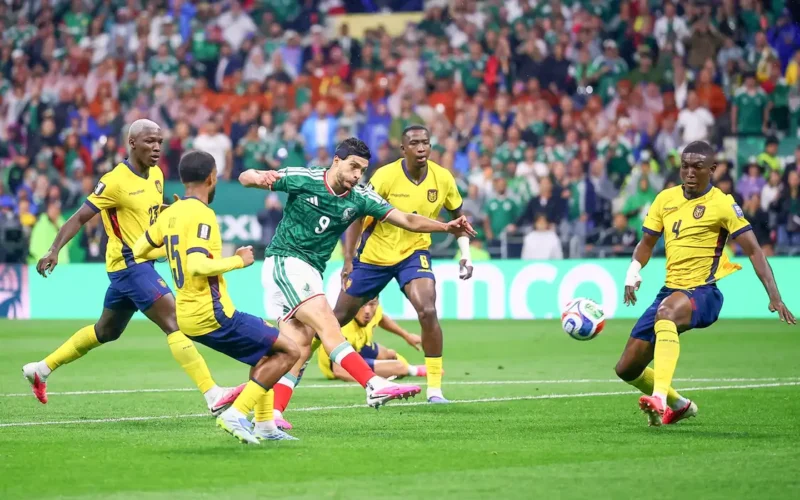 México bate Equador e avança às oitavas de final da Copa