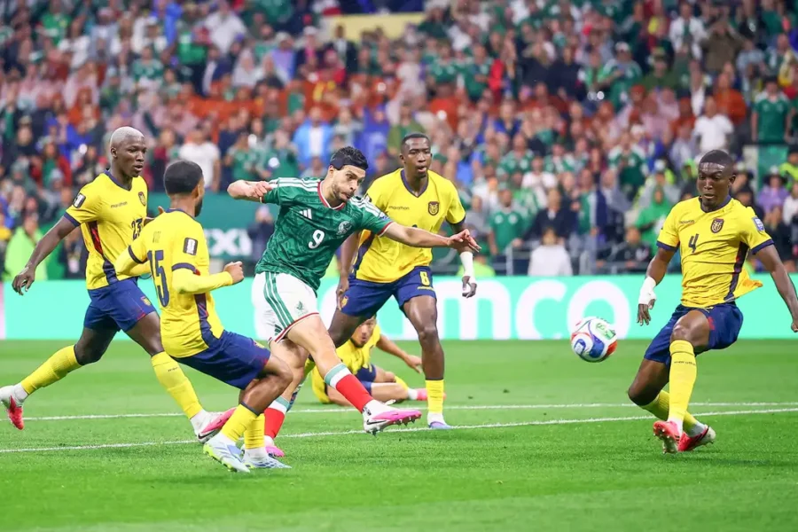 México bate Equador e avança às oitavas de final da Copa