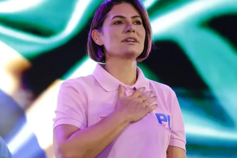 Michelle Bolsonaro elogia programa do governo Lula para surdos e recebe críticas de bolsonaristas