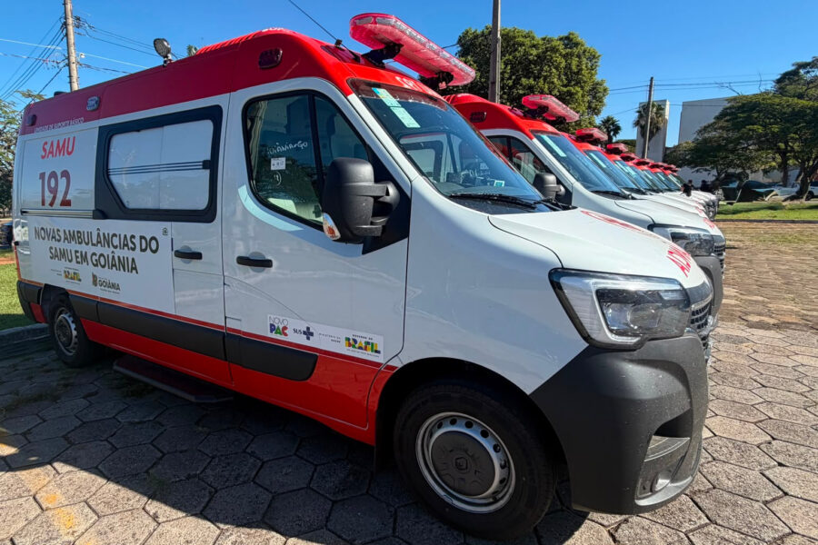 Prefeitura de Goiânia recebe sete novas ambulâncias para ampliar frota própria do SAMU