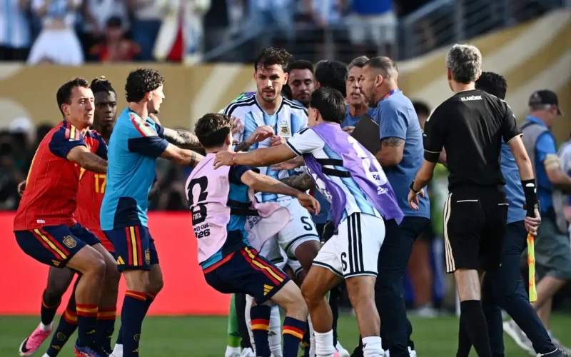 Fifa abre investigação sobre briga entre jogadores após final da Copa do Mundo de 2026