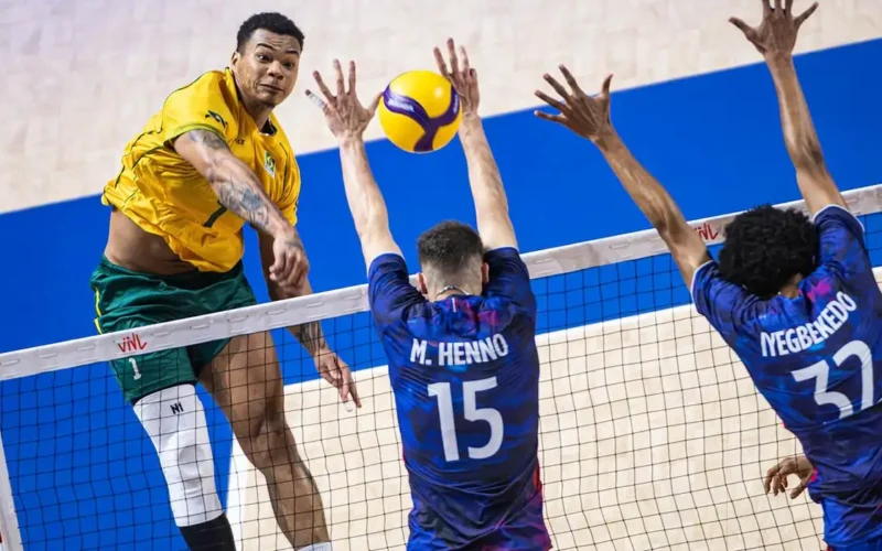 Brasil bate bicampeã olímpica França na Liga das Nações de vôlei