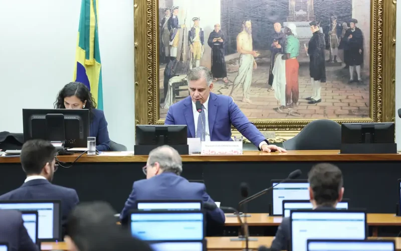CCJ da Câmara aprova fim da aposentadoria como punição para juízes