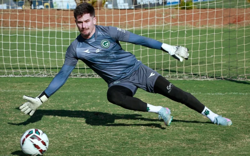 Goleiro Tadeu inicia transição física e pode reforçar o Goiás já em agosto