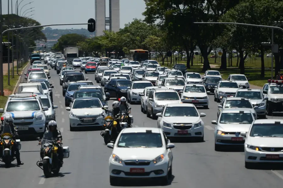 Crédito para carros de aplicativo tem teto elevado para R$ 200 mil