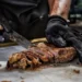 Festival Chão e Brasa reúne churrasco, shows e programação gratuita em Goiânia