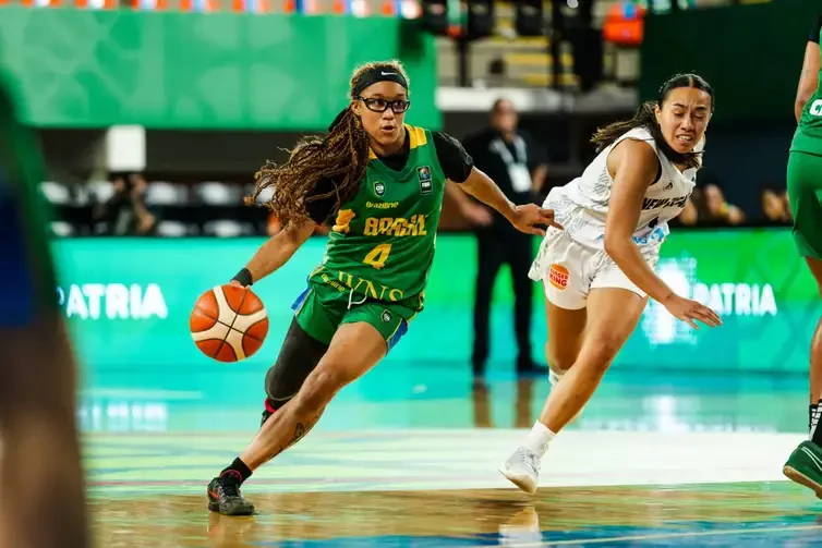 Brasil enfrenta Argentina por vaga no Pré-Olímpico de basquete