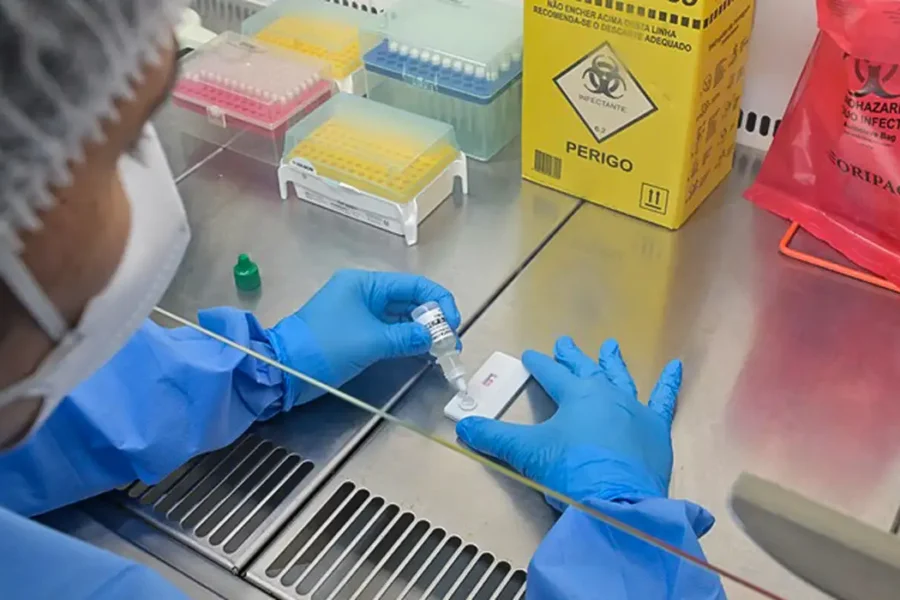 Anvisa atualiza regras sobre controle de qualidade em laboratórios