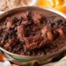 Feijoada em meio às plantas terá música ao vivo e drinks especiais em Hidrolândia