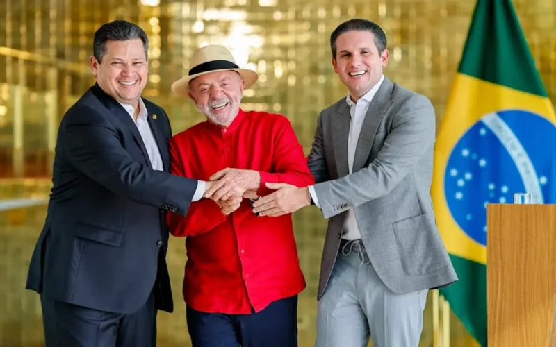 Lula, Motta e Alcolumbre articulam avanço do fim da escala 6×1 e da “taxa das blusinhas”