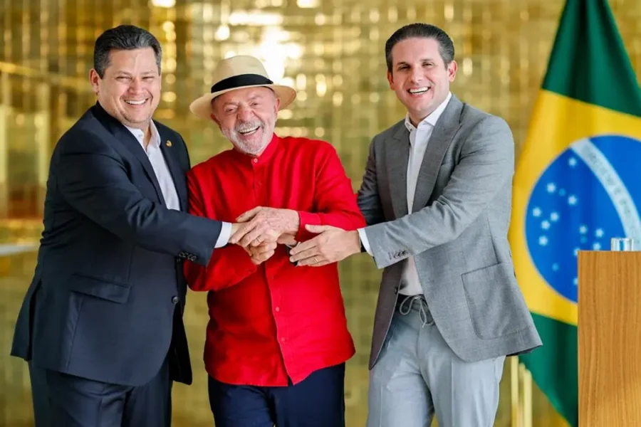 Lula, Motta e Alcolumbre articulam avanço do fim da escala 6×1 e da “taxa das blusinhas”