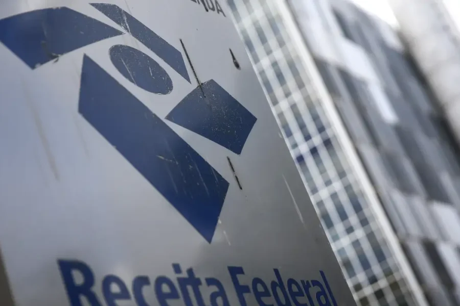 Receita paga nesta segunda último lote de restituição do IR 2026