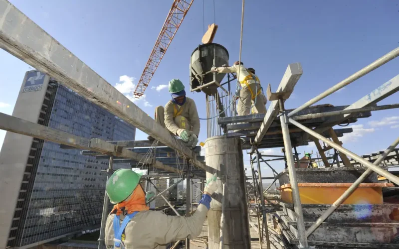 Brasil cria 165,8 mil postos de trabalho em agosto, aponta Caged