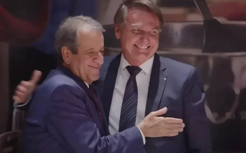 Valdemar Costa Neto diz que ninguém aprovou carta divulgada por Flávio Bolsonaro