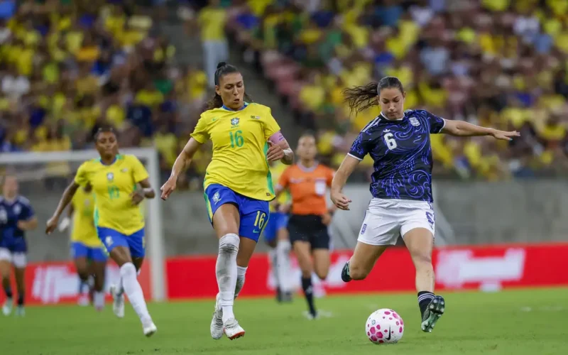 Empate com Argentina conclui período de testes na seleção feminina