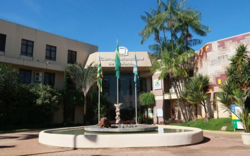 Sessão de eleição do sucessor de Policarpo na presidência da Câmara de Goiânia será neste sábado (10)