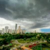 Goiás pode registrar 39°C e tempestades isoladas neste domingo, alerta Cimehgo