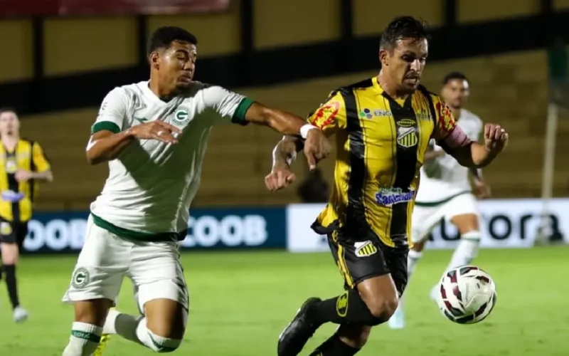 Goiás perde pênalti e é goleado pelo Novorizontino na Série B