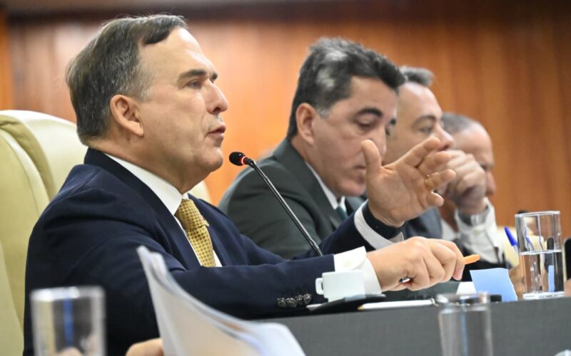 Mabel apresenta equilíbrio fiscal e investimentos de R$ 663,3 milhões em prestação de contas na Câmara